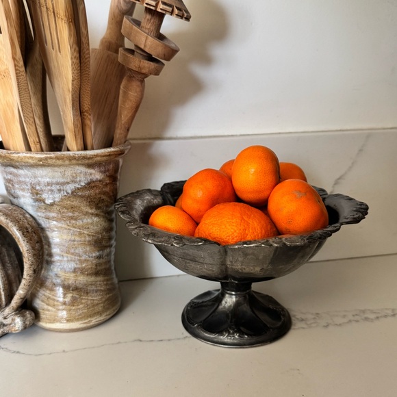 Beautiful antique silver plate floral kitchen bowl/fruit bowl - Picture 2 of 12